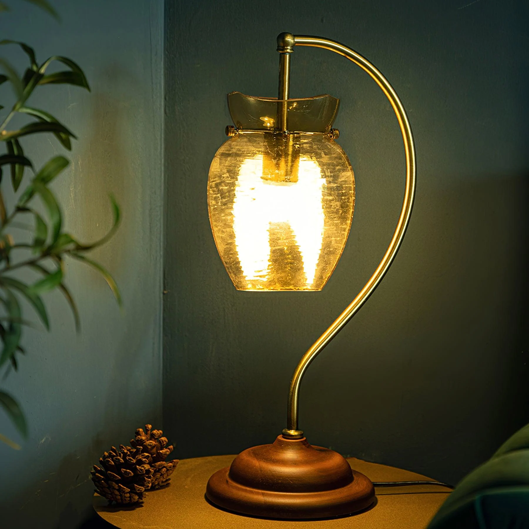 Vintage Natasha Table Lamp-Homelova
