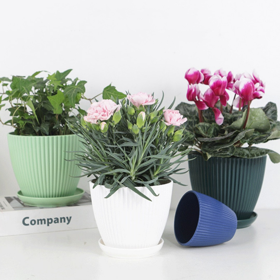 Flower Pot with Grooved Structure and Saucer - Sturdy Plastic Pot for Plants-Homelova