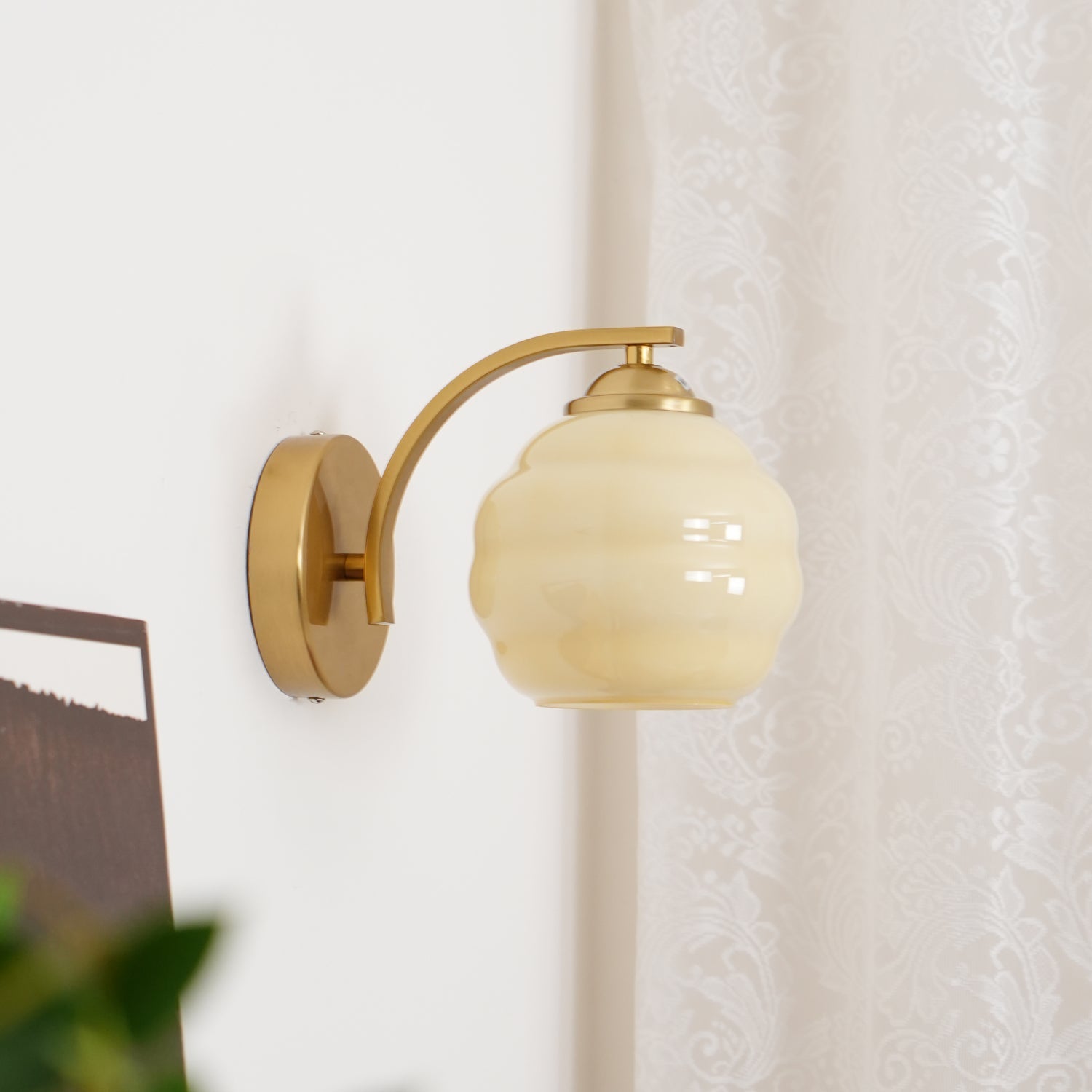 Art Deco Plug-in Wall Lamp-Homelova