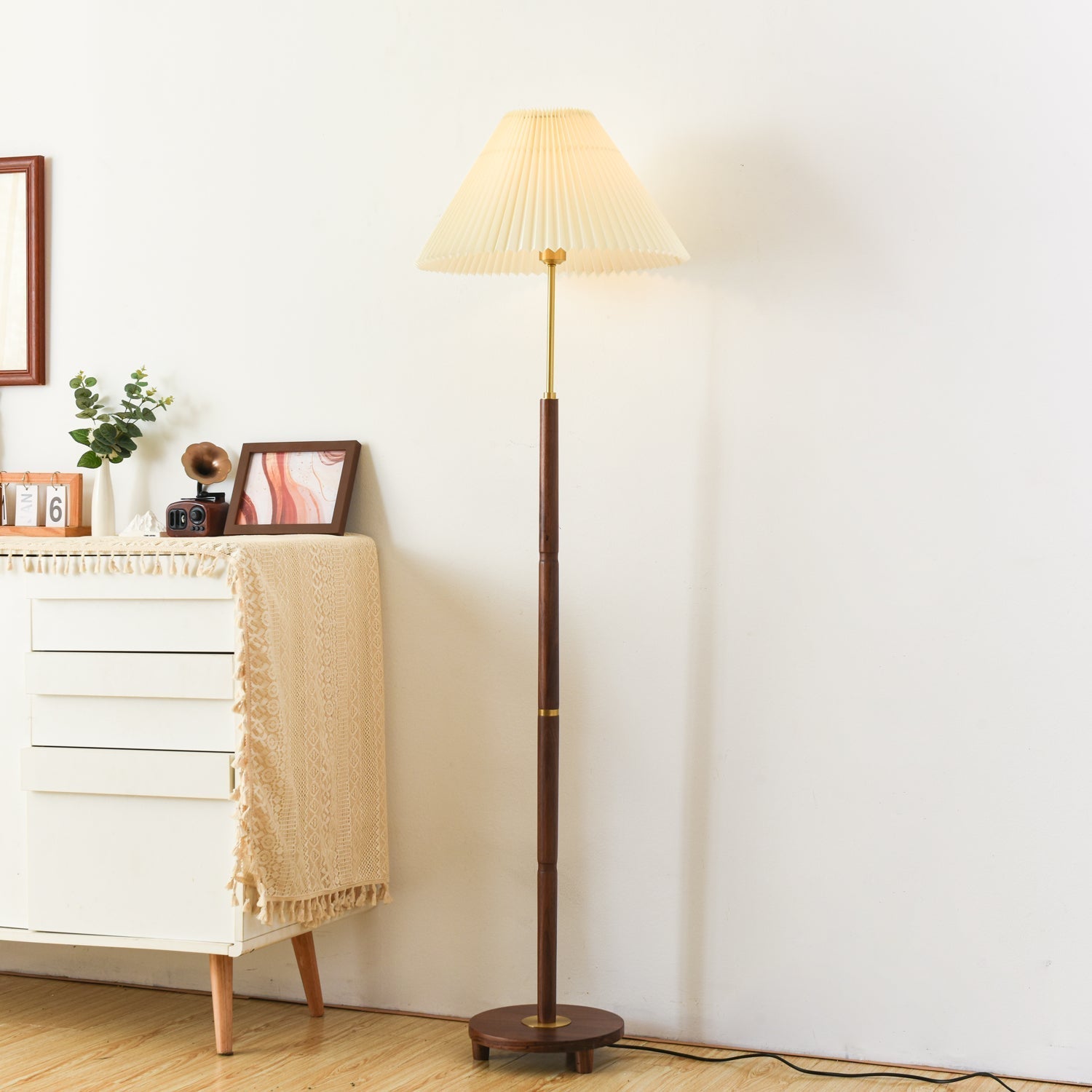 Axya Vintage Pleated Floor Lamp-Homelova