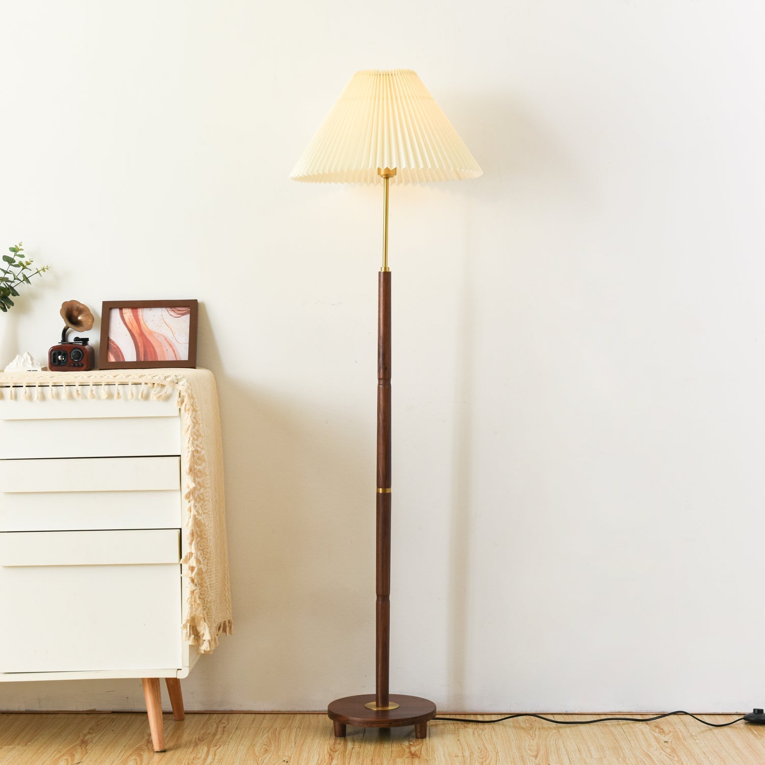 Axya Vintage Pleated Floor Lamp-Homelova
