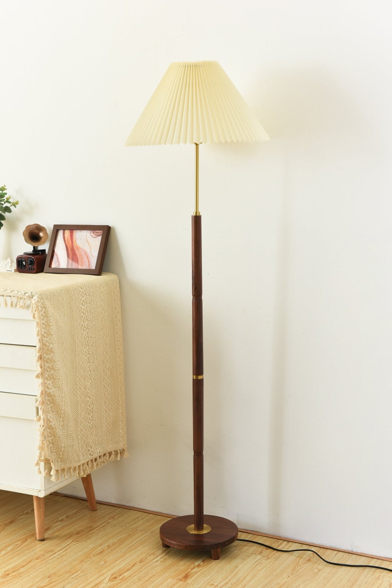 Axya Vintage Pleated Floor Lamp-Homelova
