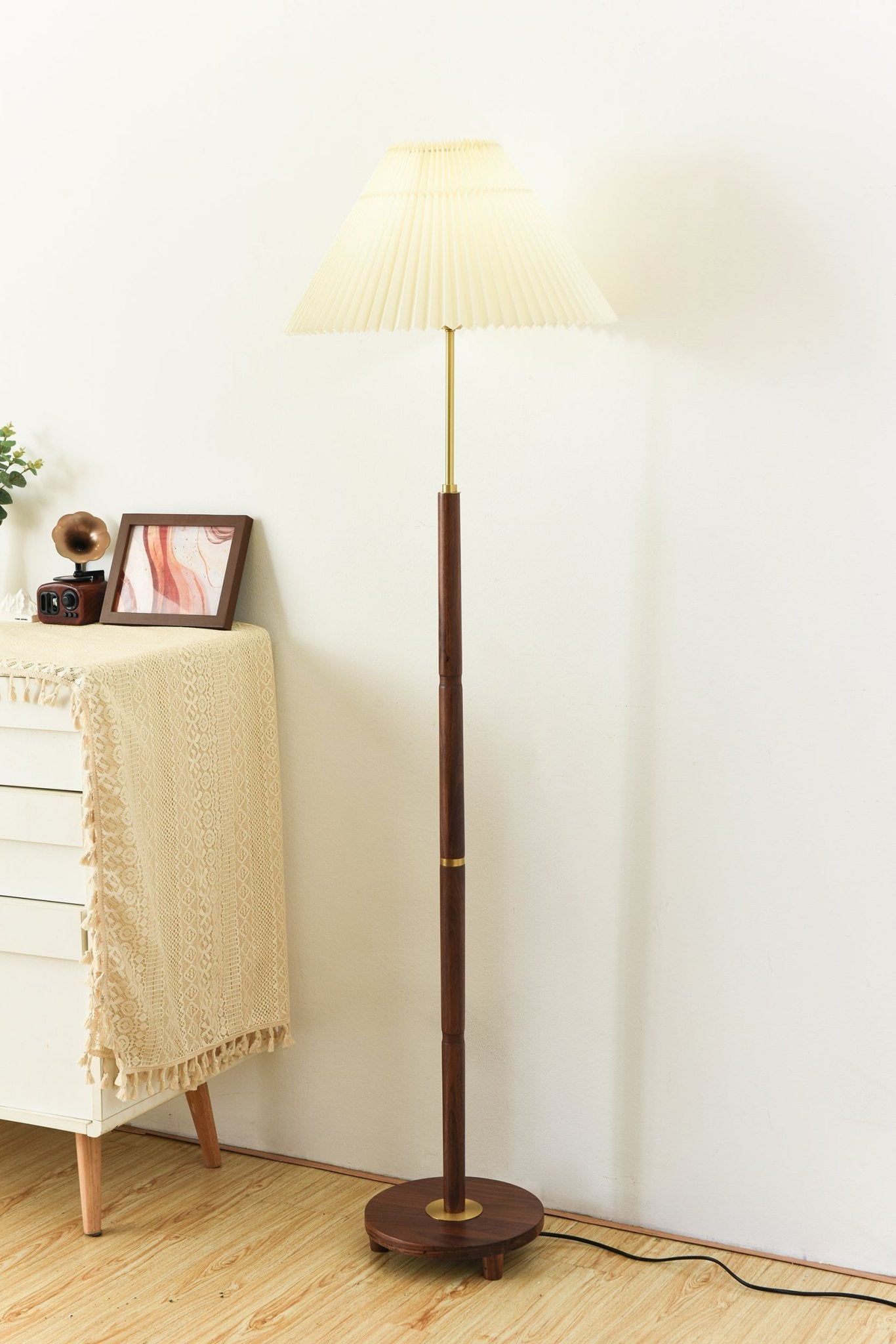 Axya Vintage Pleated Floor Lamp-Homelova