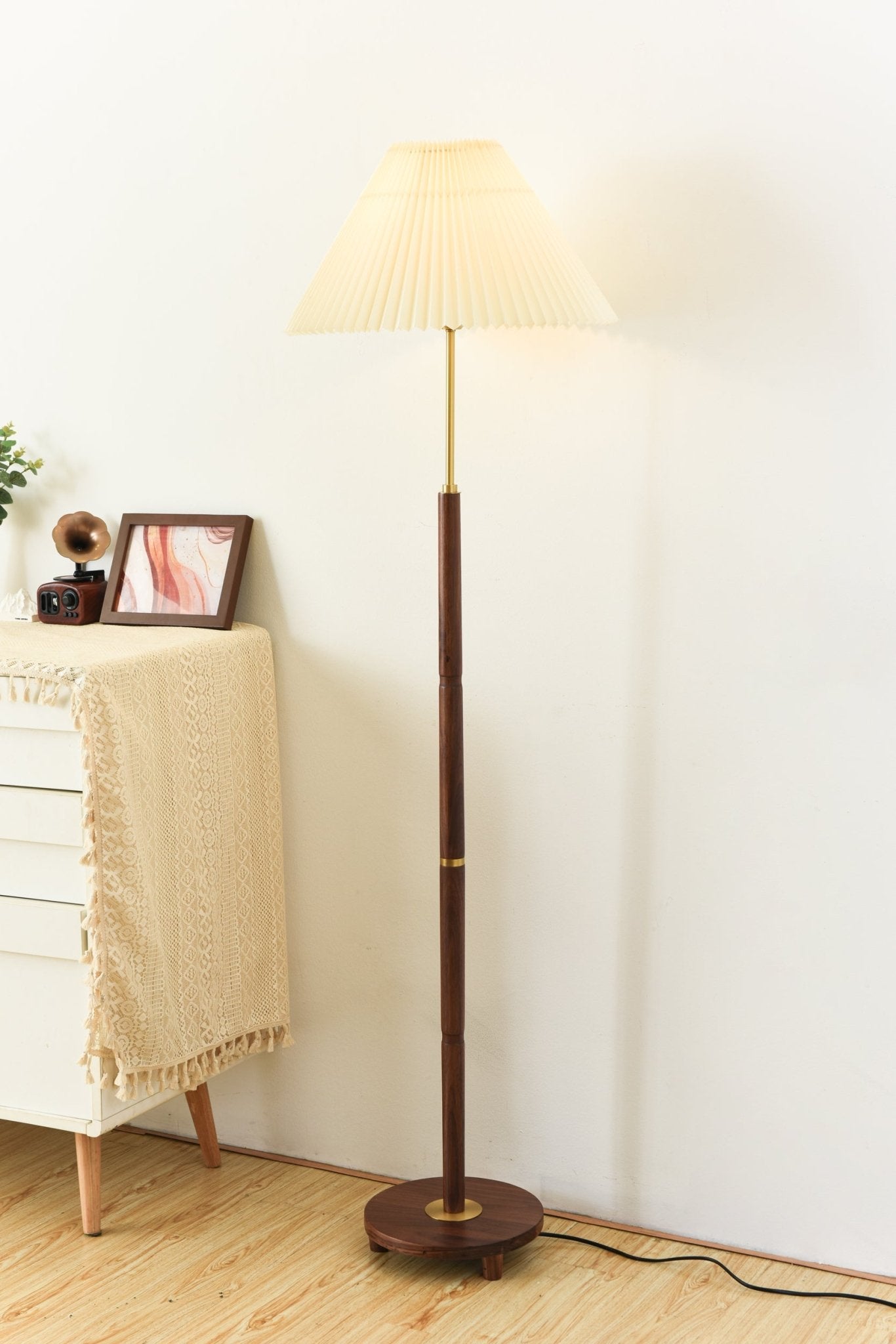 Axya Vintage Pleated Floor Lamp-Homelova