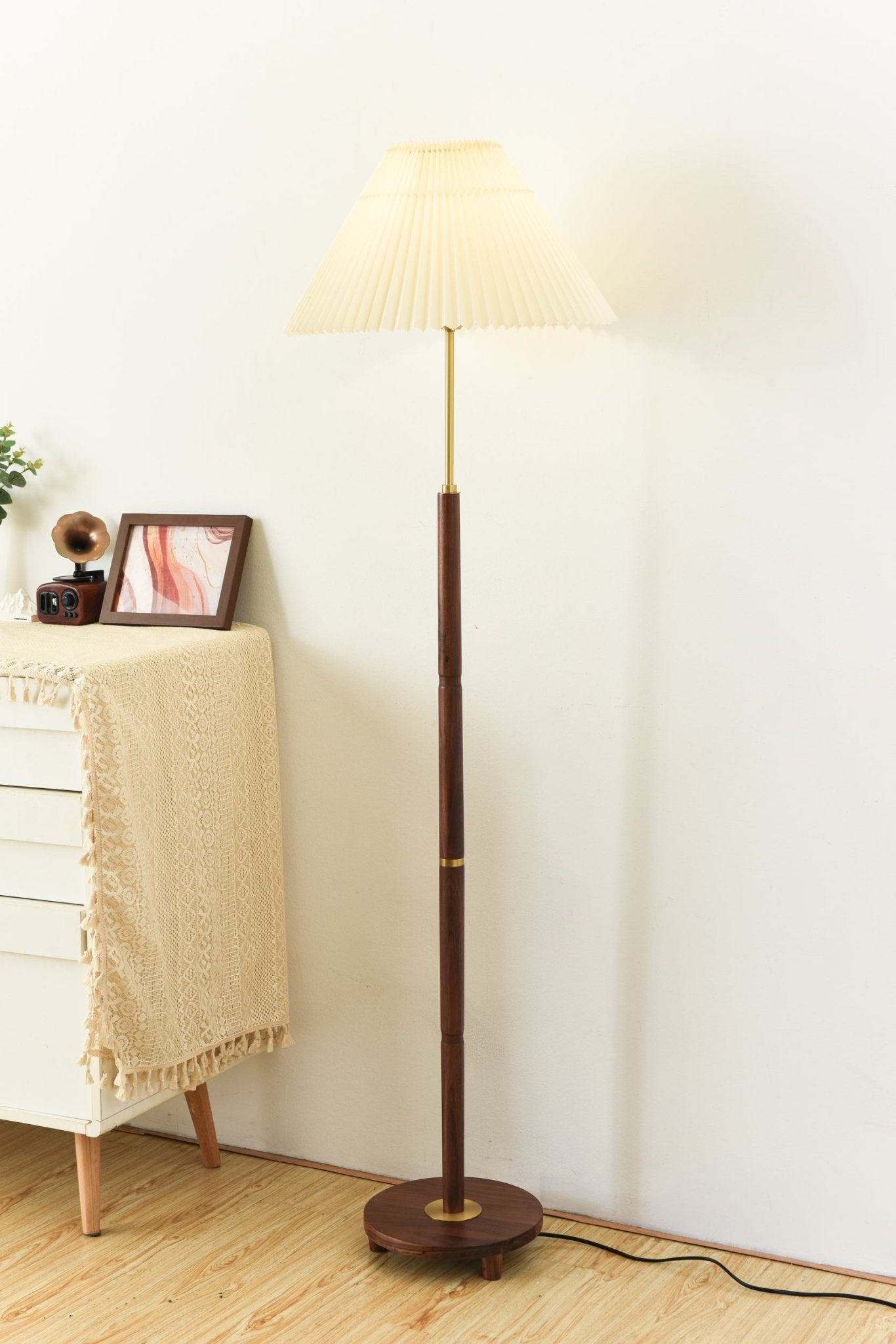 Axya Vintage Pleated Floor Lamp-Homelova