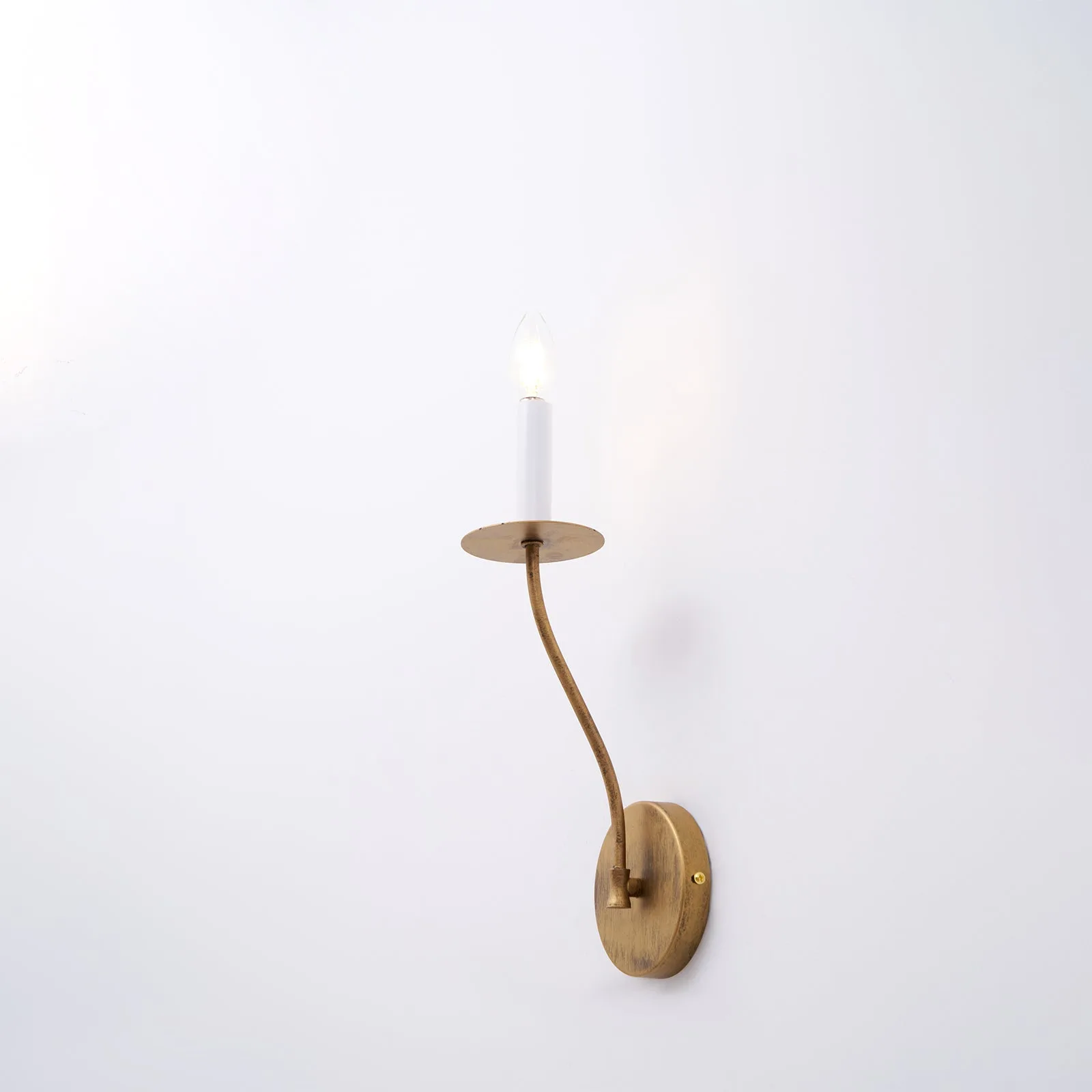 Belfair Wall Lamp-Homelova