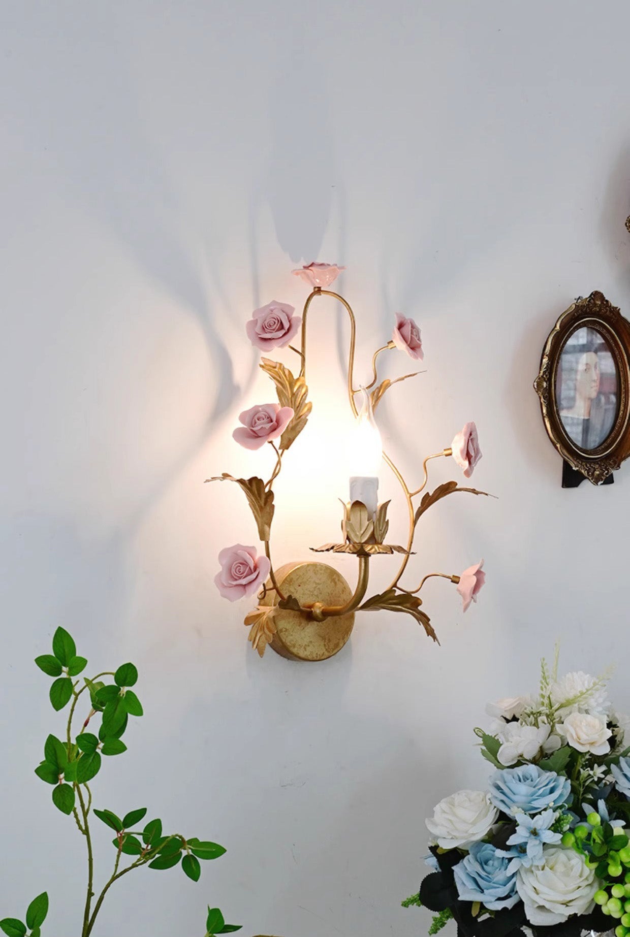Heritage Floral Wall Lamp-Homelova