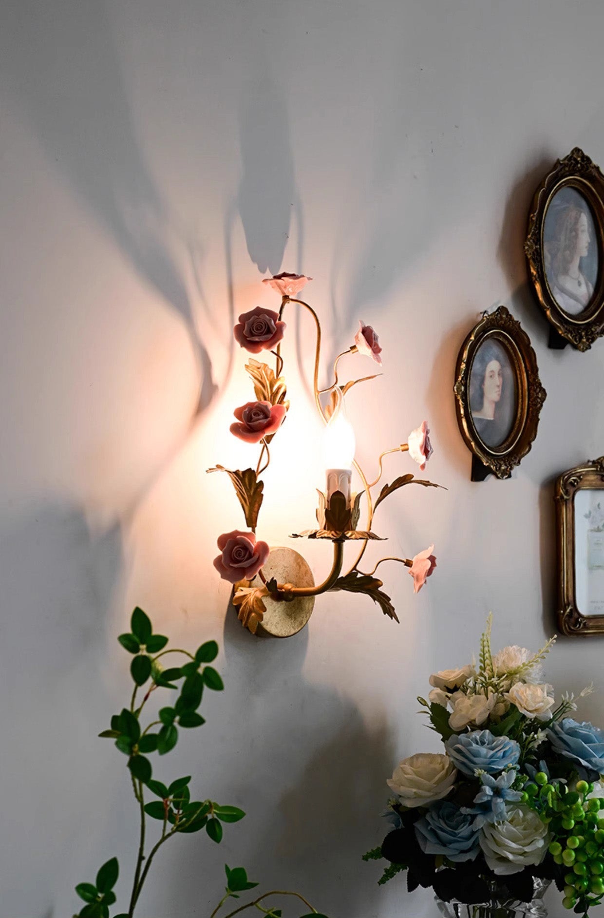 Heritage Floral Wall Lamp-Homelova