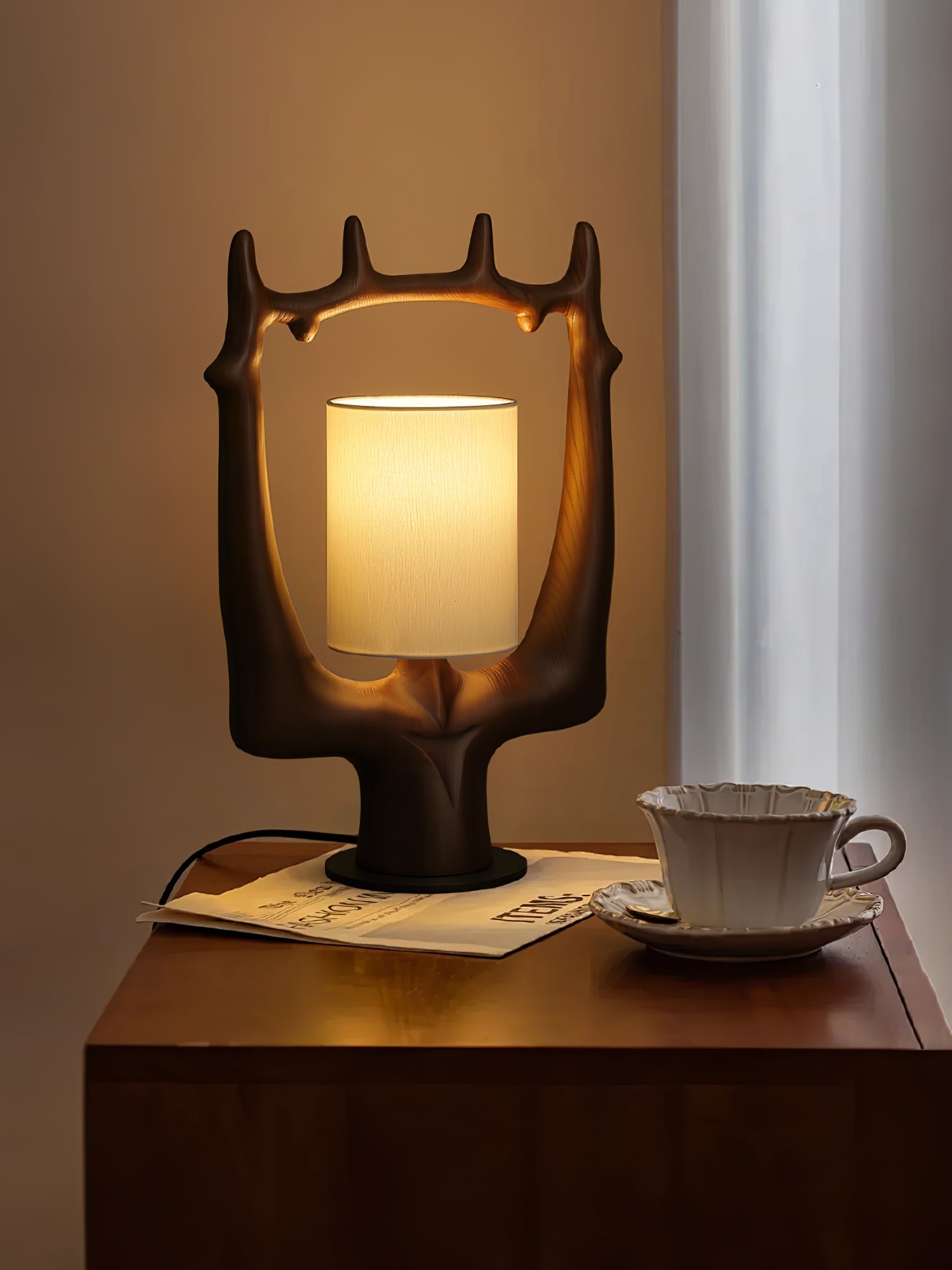 Antler Ring Table Lamp-Homelova