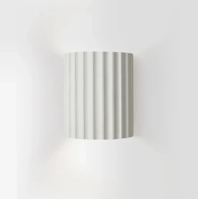 Contemporary Wall Lamp Made Of Resin-Homelova