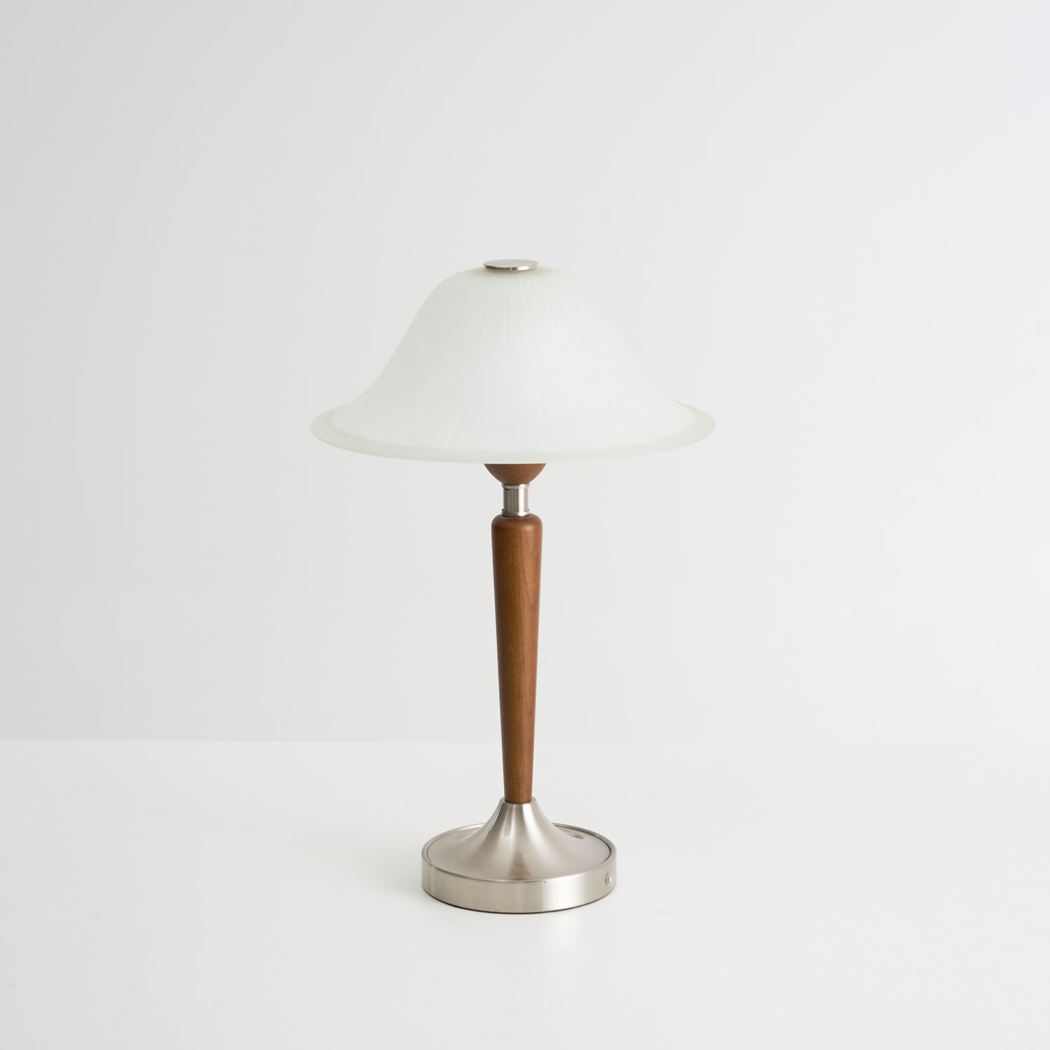 Winston Vintage Table Lamp-Homelova