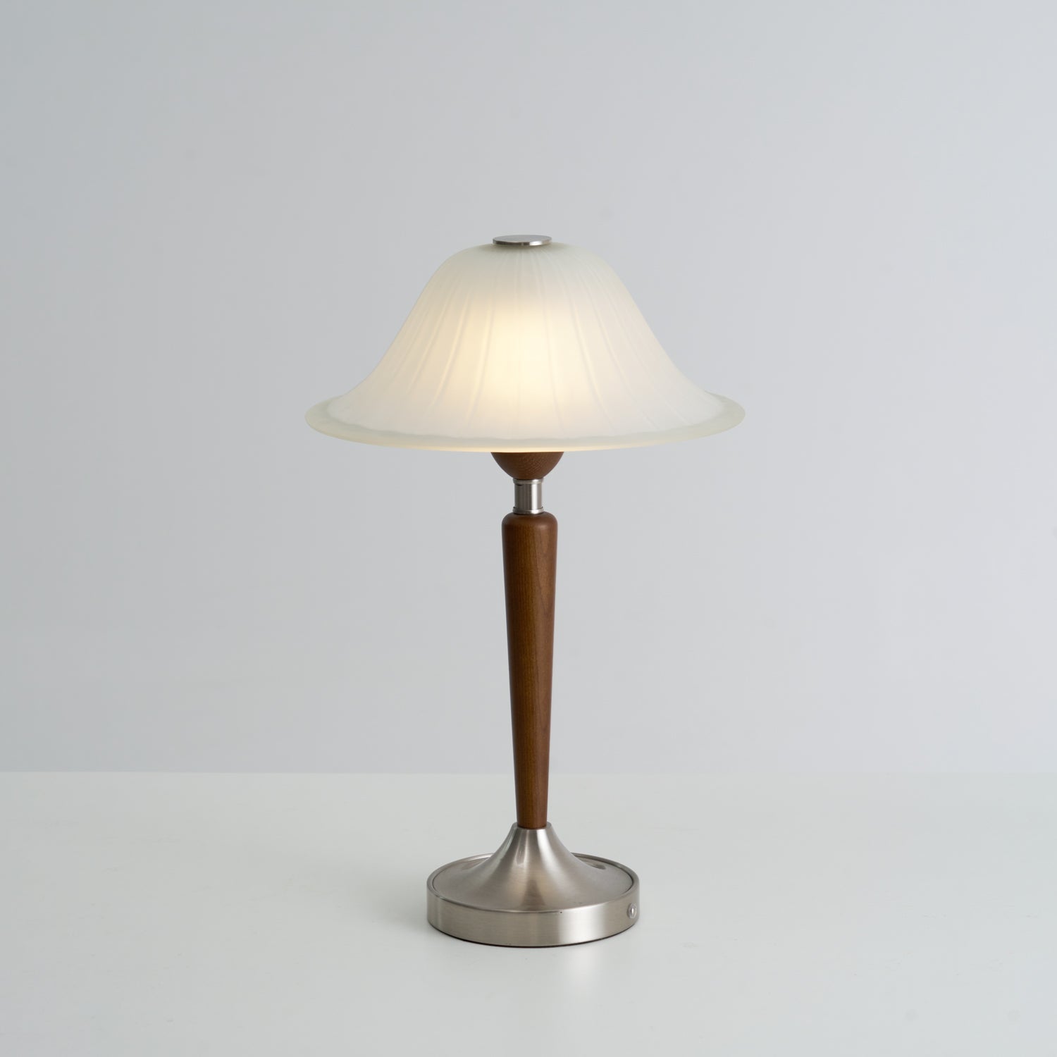 Winston Vintage Table Lamp-Homelova