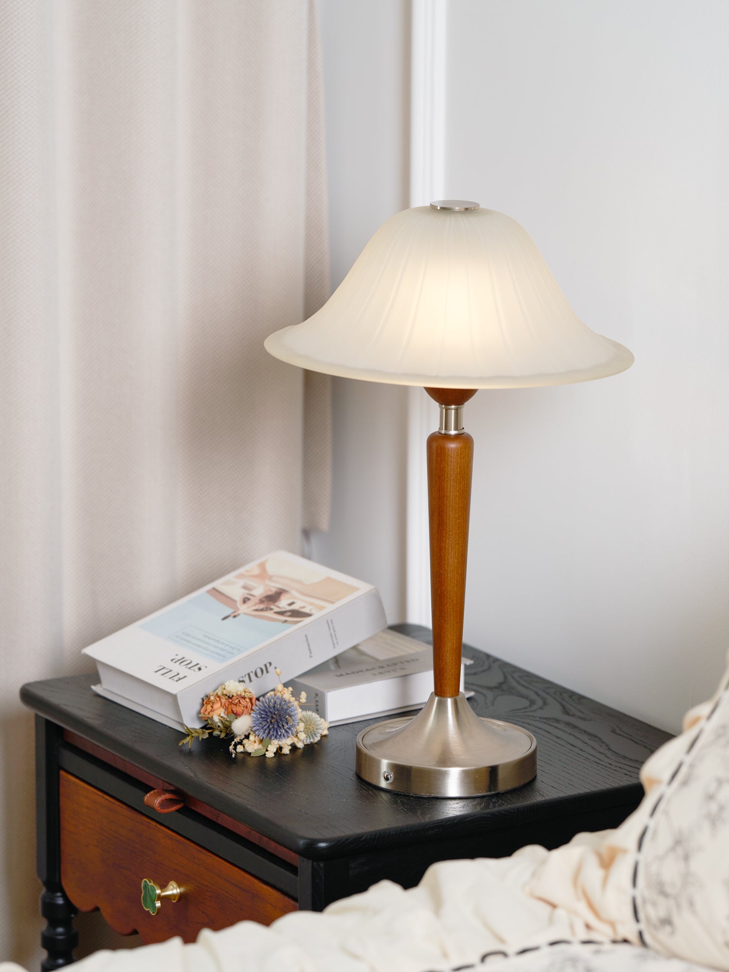 Winston Vintage Table Lamp-Homelova