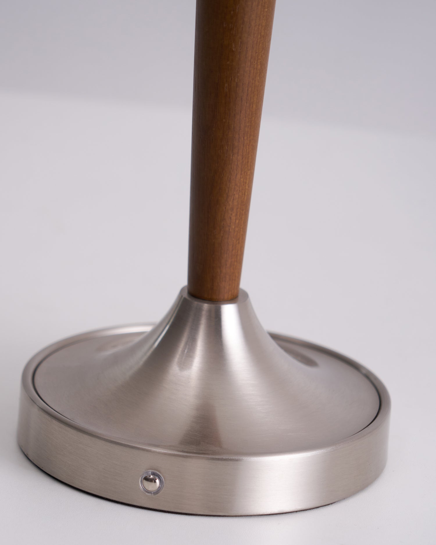 Winston Vintage Table Lamp-Homelova