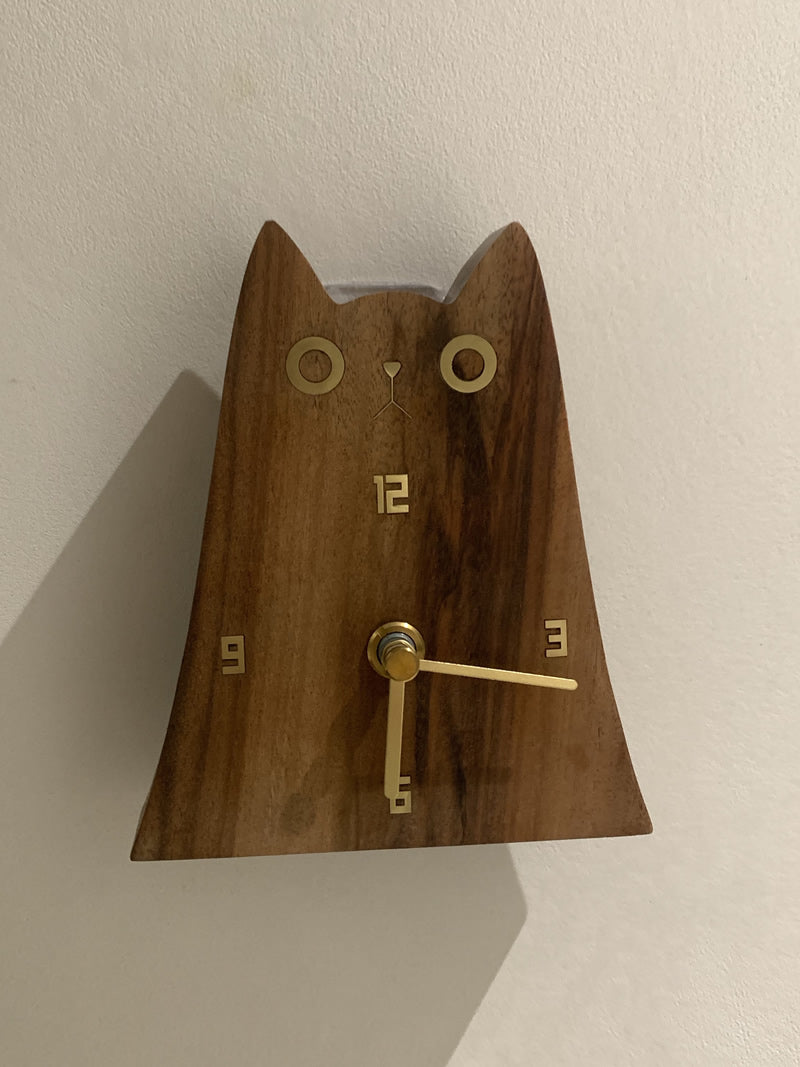Big Eyed Cat Wooden Silent Desk Clock,Creative Gift-Homelova