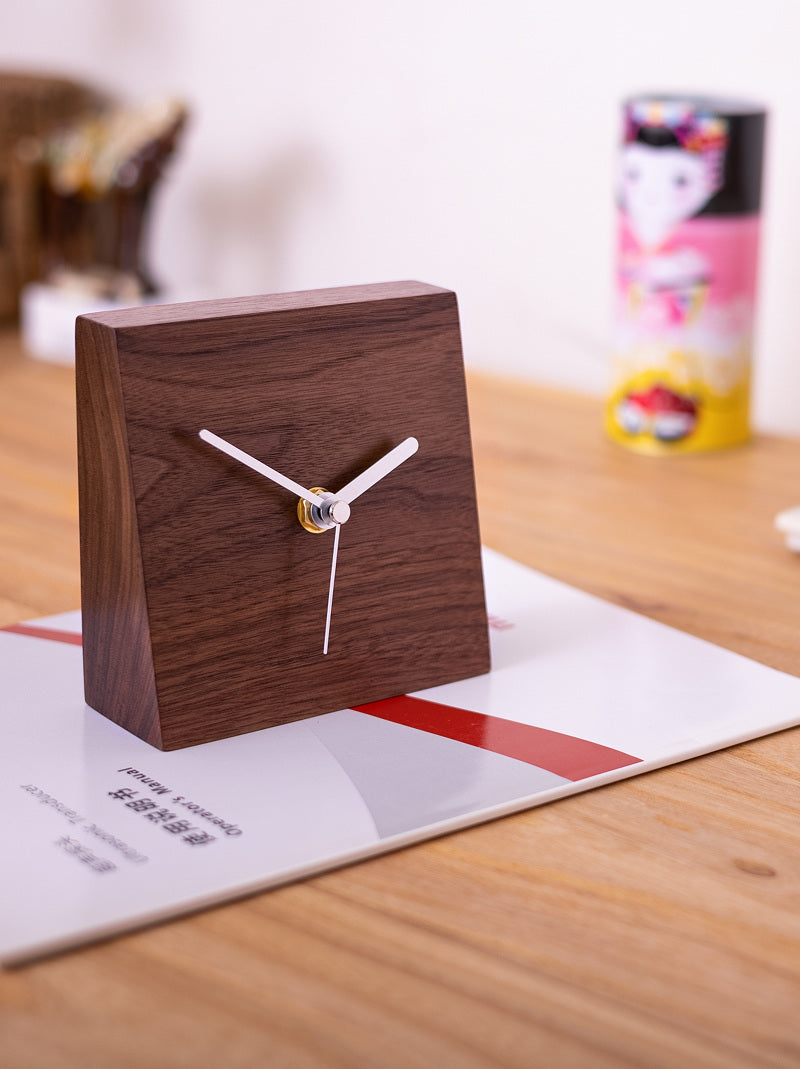 Elegant Wooden Silent Desk Clock: Minimalist Home Decor Accent-Homelova
