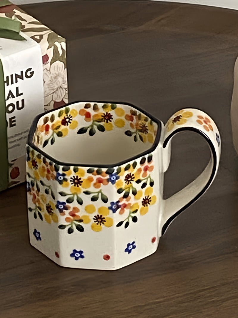 Retro Hand-Painted Flower Ceramic Mug: A Charming Addition to Your Kitchen-Homelova