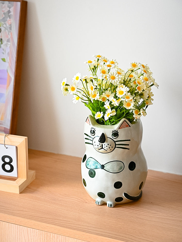 Whimsical Cat Face Ceramic Vase: Quirky Home Accent-Homelova